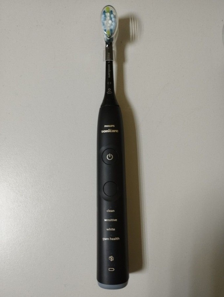 Розпродаж Philips Sonicare 7100 Series HX7421/01, продавець Техноскарб
