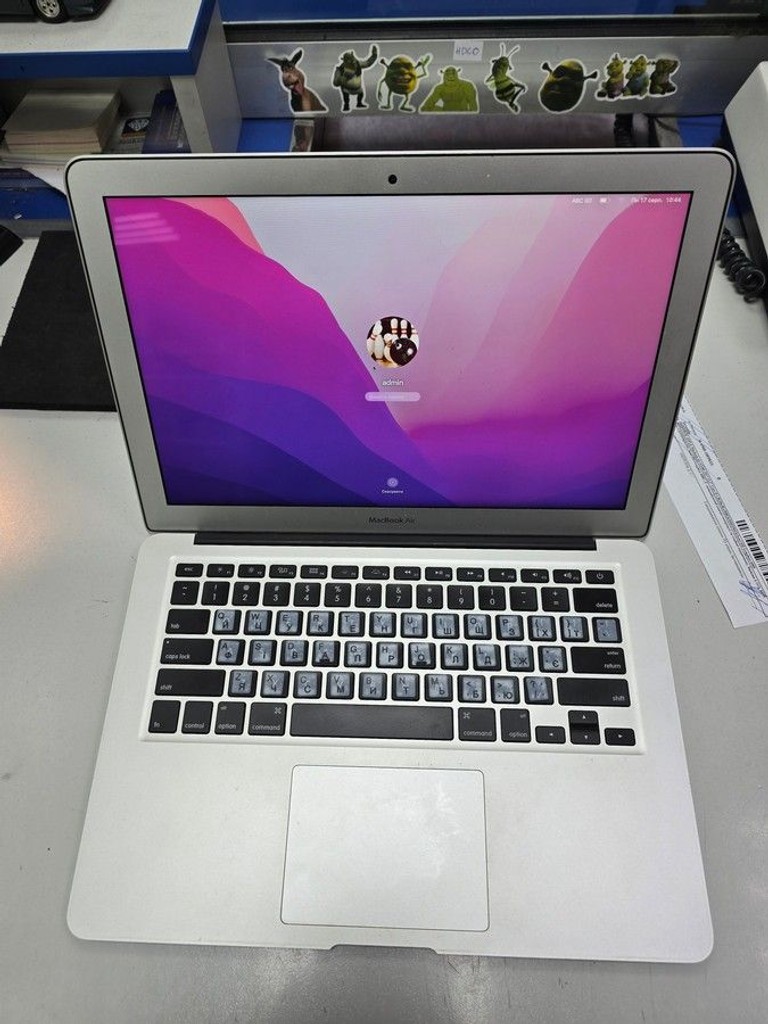 Дешево Apple macbook air a1466 2017 13,3" core i5 1,8ghz/ram8gb/ssd256gb/intel hd graphics 6000 з ломбарду