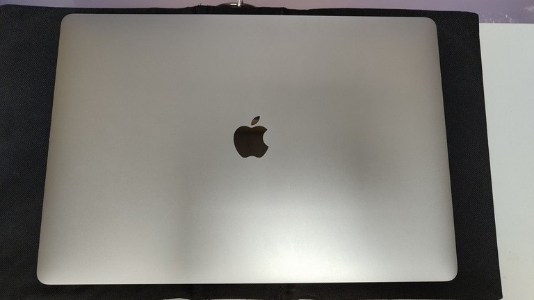 Дешево Apple macbook pro 16" 2019 a2141 core i7 2,6ghz/ram 16gb/ssd 512gb/intel graphics 630 з ломбарду