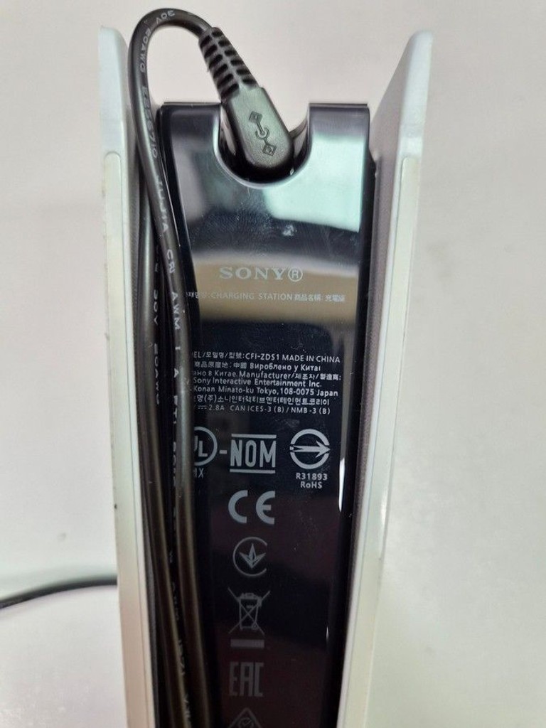 Розпродаж Sony dualsense charging station cfi-zds1, продавець Техноскарб