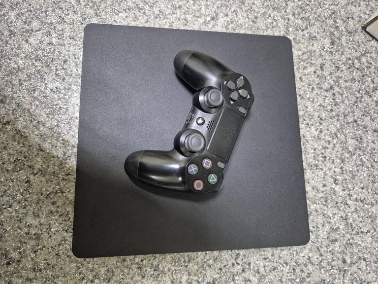 Оголошення Sony PlayStation 4 Slim 1TB Black Б/У
