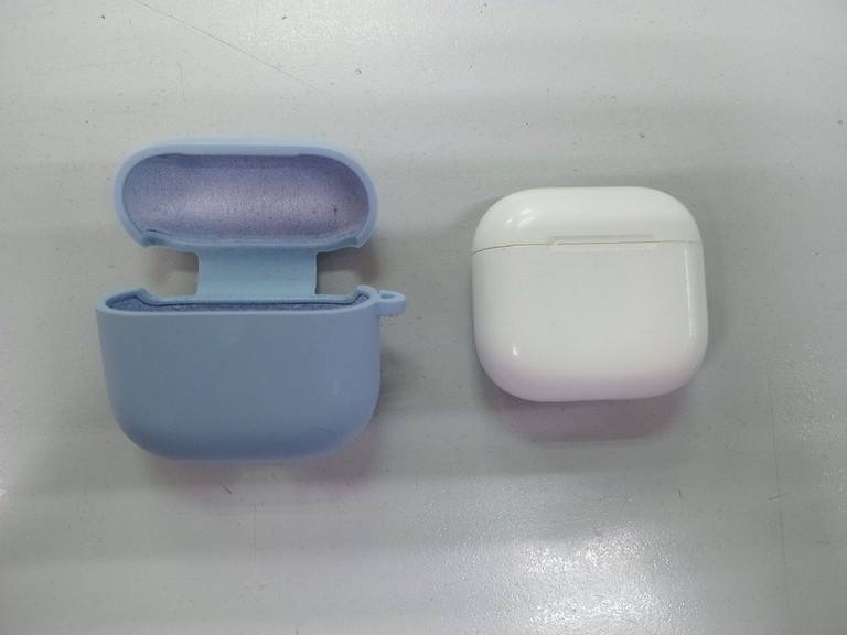 Купить Apple airpods 4 Б/У