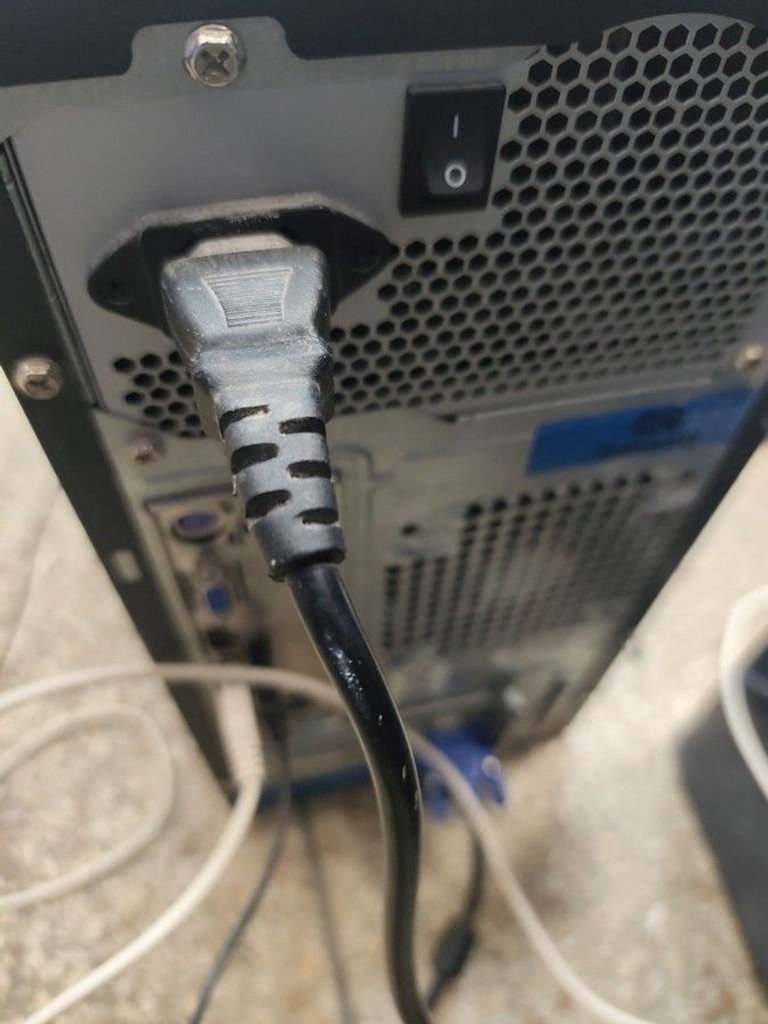 Дешево Пк amd a6-3500/ram 4 gb/hdd 250 gb/ssd відсутній/інтегрована з ломбарду