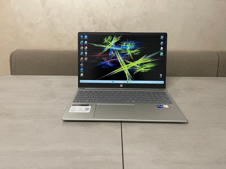 Купити HP Laptop 15-fd0125st, 15.6" Full HD IPS, i5-1334U, 16GB DDR4, 256GB NVMe SSD Б/У