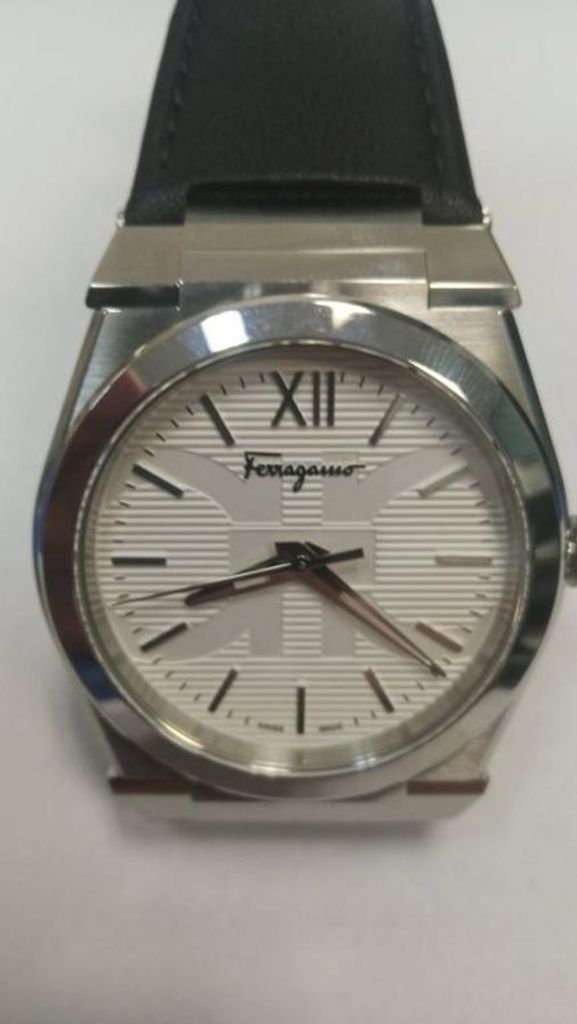 Купити Salvatore Ferragamo sfyf 00121 Б/У