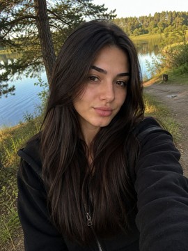 Корінь Софія Олегівна