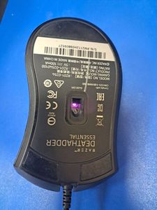 01-200502468: Razer deathadder essential