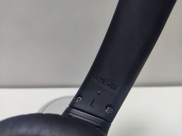 01-200610296: Panasonic hf 520b