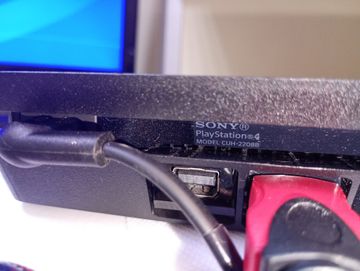 01-200770626: Sony playstation 4 slim 1tb