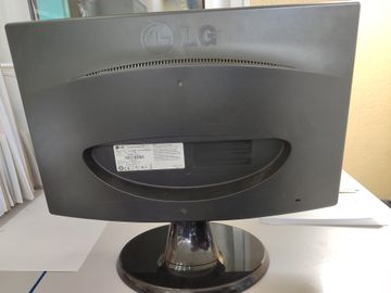 01-200777490: Lg w1943ss