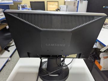 01-200777073: Samsung 920nw