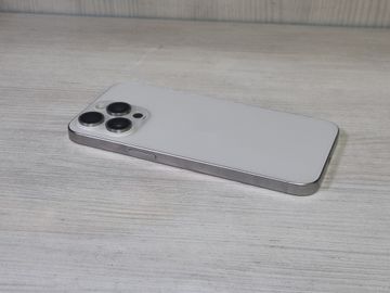 Б/в Мобільний телефон Apple iphone 15 pro max 256gb 01-200817210