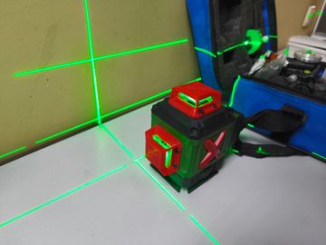 Б/в Лазерний нівелір Max Light 3d-4d 01-200860569