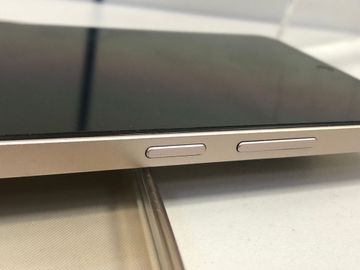 Б/в Мобільний телефон Realme 13+ 12/256gb victory 01-200878477