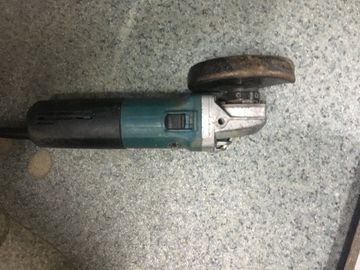 Б/у Угловая шлифмашина Makita 9565 01-200888709