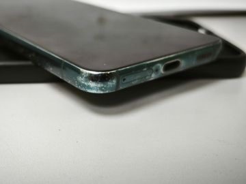 Б/в Мобільний телефон Samsung galaxy s22 sm-s901w 8/128gb 01-200890181