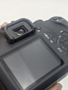 Б/в Фотоапарат цифровий Canon eos 4000d canon ef-s 18-55mm f/3.5-5.6 iii 01-200884974