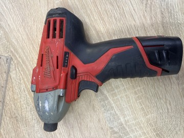 Б/у Шуруповерт Milwaukee m12 fpd2-0 01-200847988