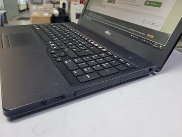 Б/в Ноутбук Fujitsu 15/core i5 7200u ddr3/8gb ddr3/ssd 128 gb/*інтегрована 01-200953543