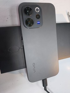 Б/у Мобільний телефон Vivo v70 v2540 8/256gb 01-201012561