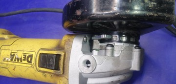 Б/у Угловая шлифмашина Dewalt dwe4217 01-201027198