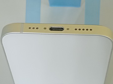 Б/в Мобільний телефон Apple iphone 16e 256gb esim 01-201052555