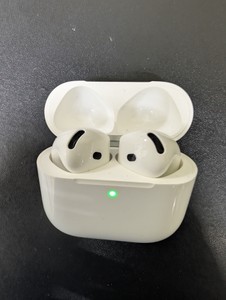 Б/в Навушники Apple airpods 4 01-201129085