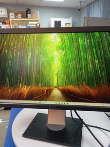 Б/в Монітор Dell u2211ht 01-201160300
