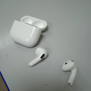 Б/в Навушники Apple airpods 4 with active noise cancellation 01-201166222