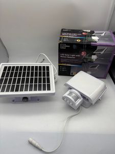 01-200609412: Livarno led solar light with motion detector