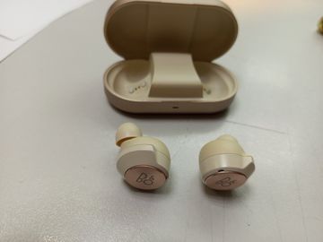 01-200621051: Bang & Olufsen beoplay eq