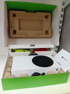 01-200772990: Microsoft xbox series s 512gb