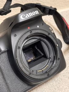 01-200779080: Canon eos 4000d + ef-s 18-55mm macro 0-25m 0,8ft