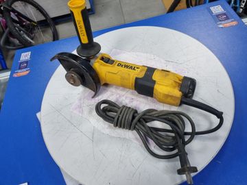 01-200790427: Dewalt dwe4257