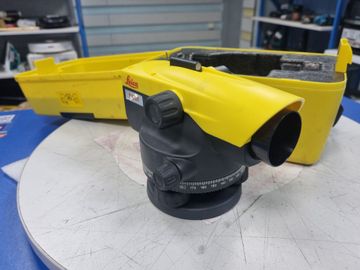 Б/в Оптичний нівелір Leica na324 01-200807659
