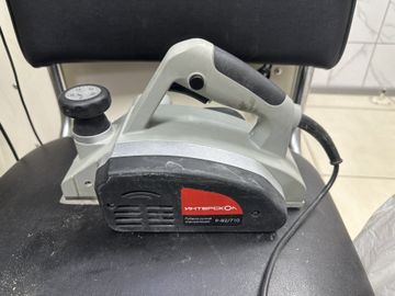 Б/в Електрорубанок Интерскол р-82/710 01-200847719