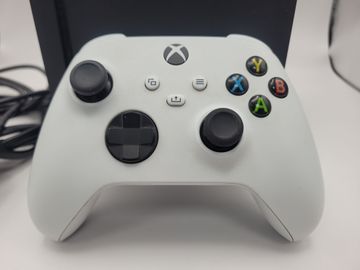 Б/у Игровая приставка Microsoft xbox series x 1tb 01-200874873