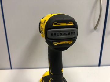 Б/в Шурупокрут Stanley sfmcd715d2k 01-200878458