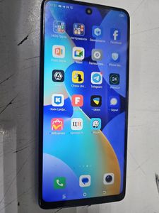 Б/в Мобільний телефон Tecno spark 10 pro 8/256gb 01-200896786