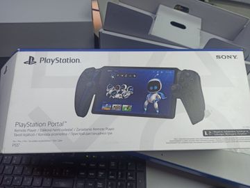 Б/у Игровая приставка Sony playstation portal remote player 01-200901875