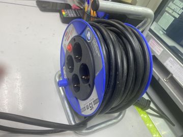 Б/в Подовжувач на котушці Brennenstuhl garant із заземленням 4 гн. синій 15 м 01-200920503