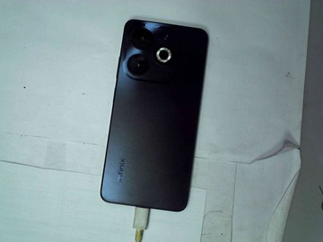 Б/в Мобільний телефон Infinix smart 8 2/64gb 01-200931225