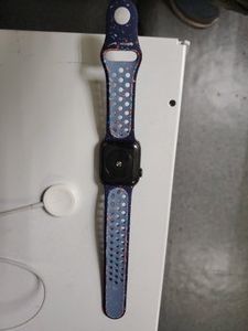 Б/в Смарт-годинник Apple watch se gps + cellular 40mm aluminum case 01-200972774