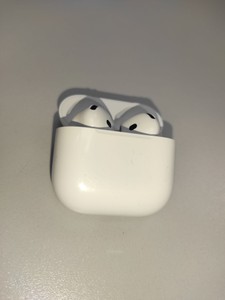 Б/у Навушники Apple airpods 4 with active noise cancellation 01-201031959