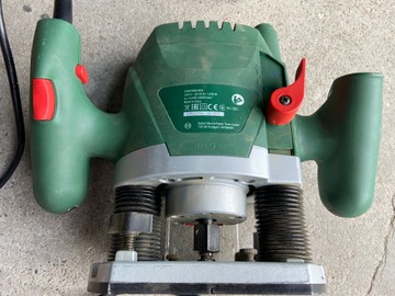 Б/в Фрезер вертикальний Bosch pof 1200 ae 01-201053574