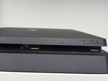 Б/в Ігрова приставка Sony playstation 4 slim 1tb 01-201090311