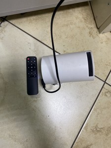 Б/в Проектор Projector hy300 01-201098452