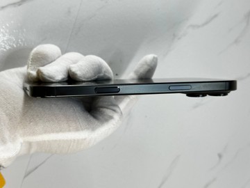 Б/в Мобільний телефон Apple iphone 16 pro max 256gb 01-201138257