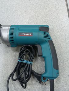 01-200606070: Makita dp4003