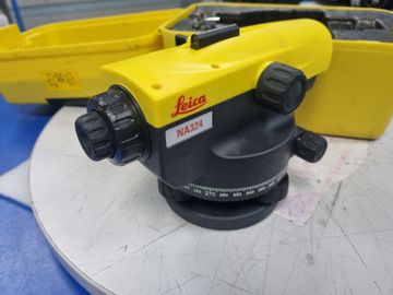 Б/в Оптичний нівелір Leica na324 01-200807659